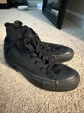 Converse all black